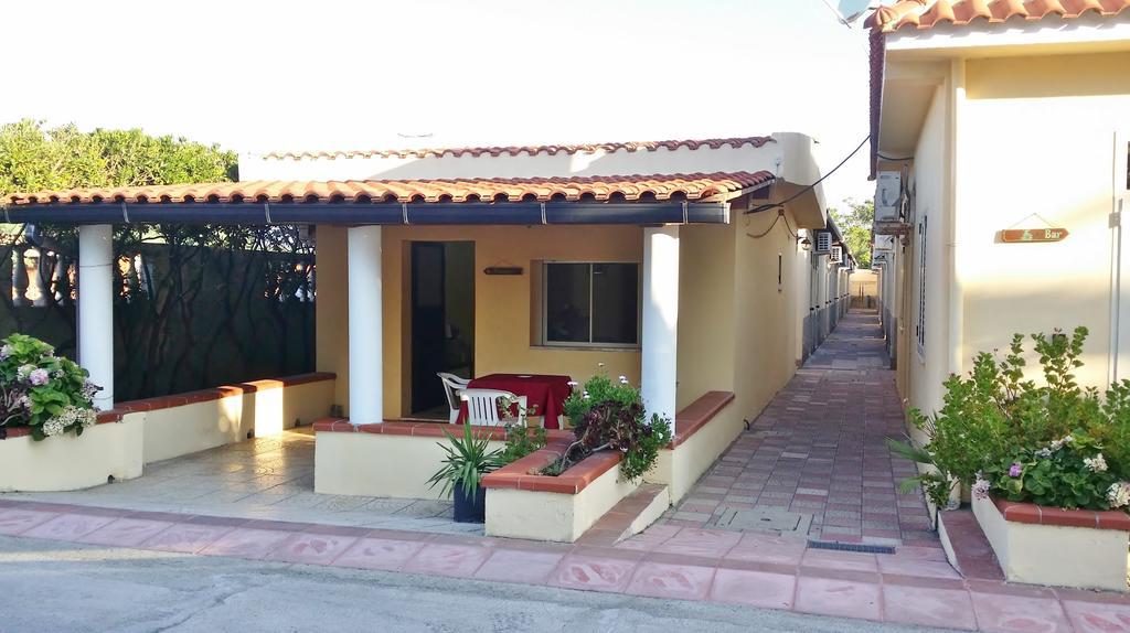 B&B Baia Dello Stretto Gallico Marina エクステリア 写真