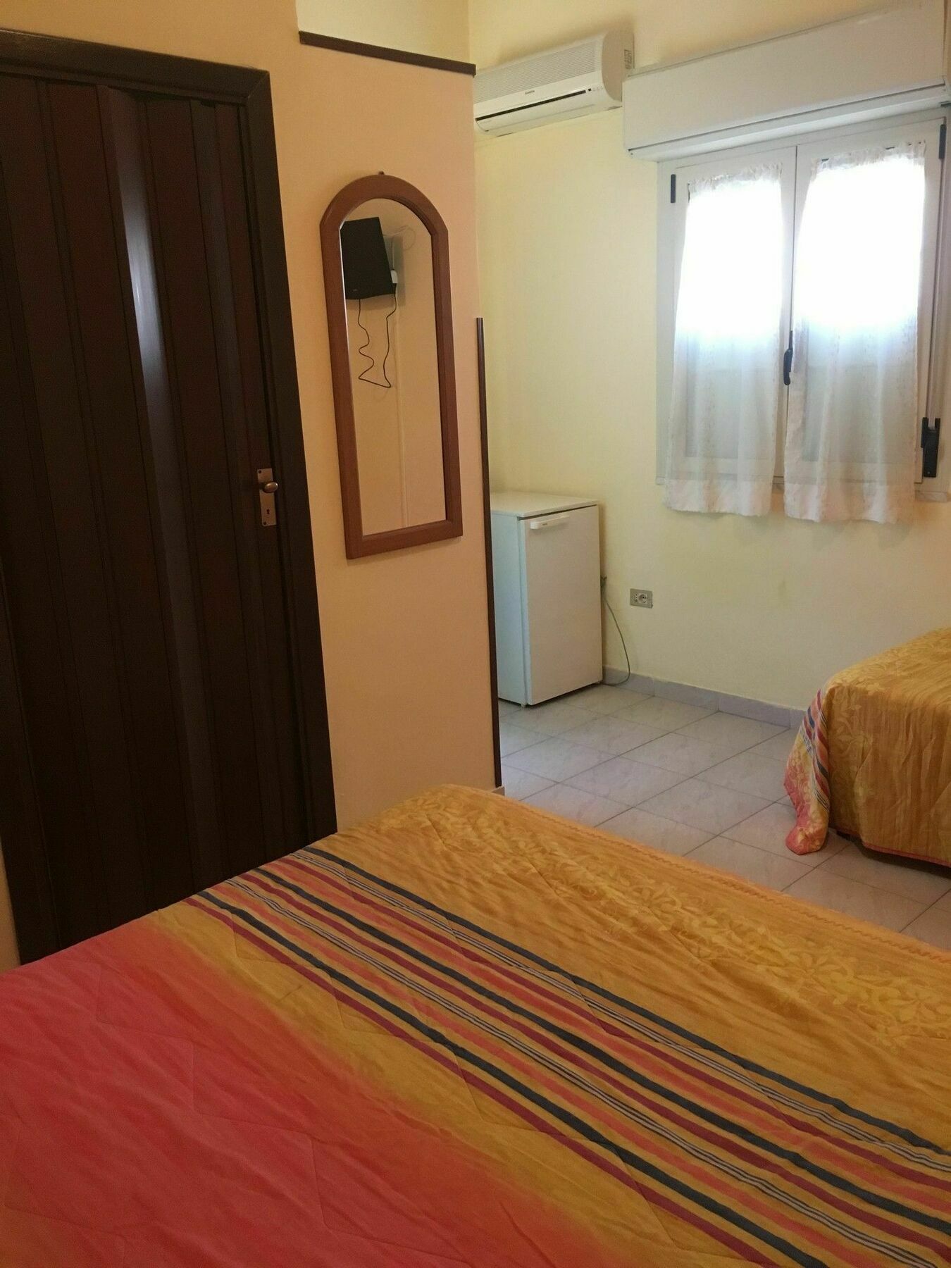 B&B Baia Dello Stretto Gallico Marina エクステリア 写真
